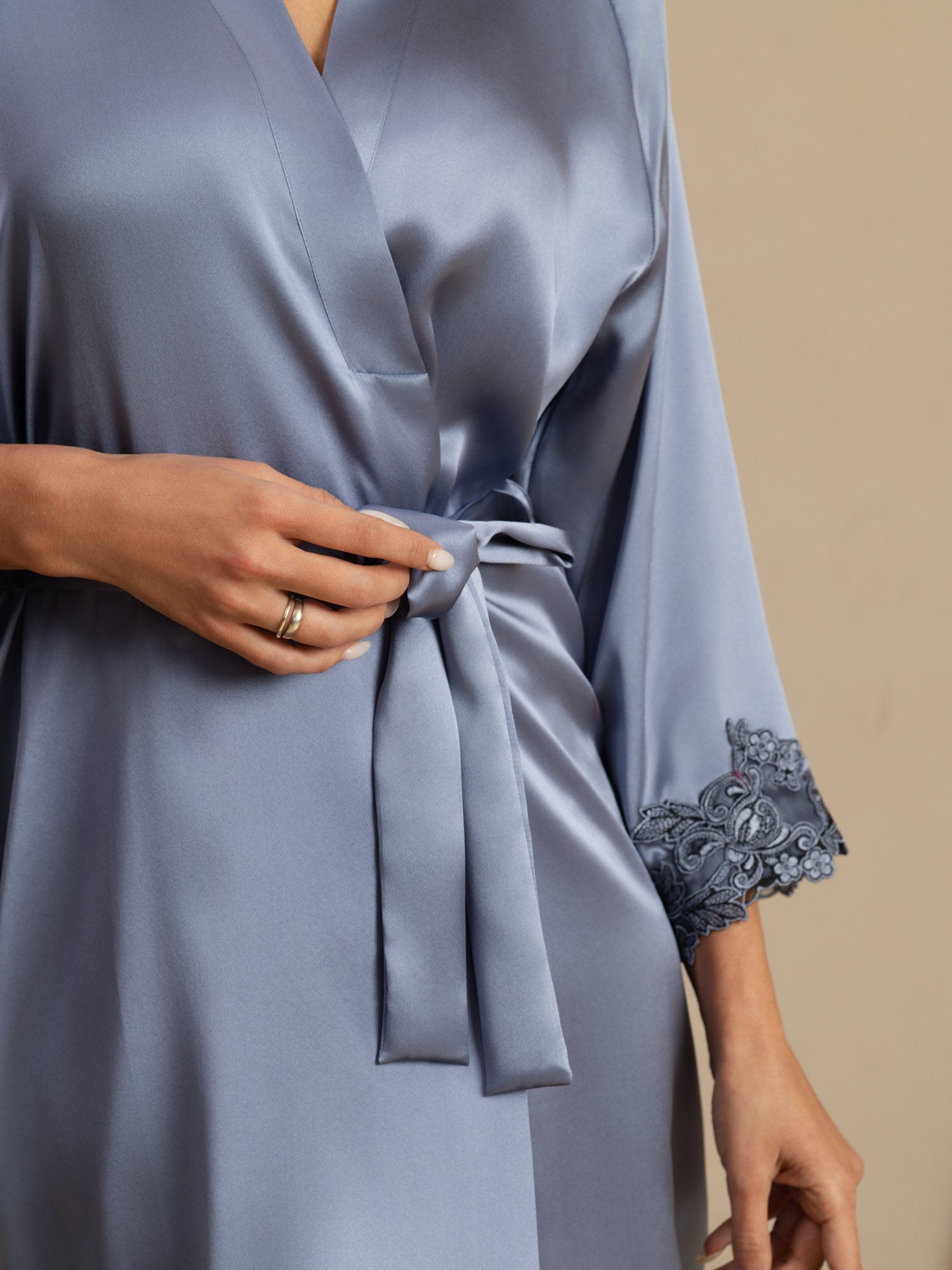 Della | Delicate Kimono Robe