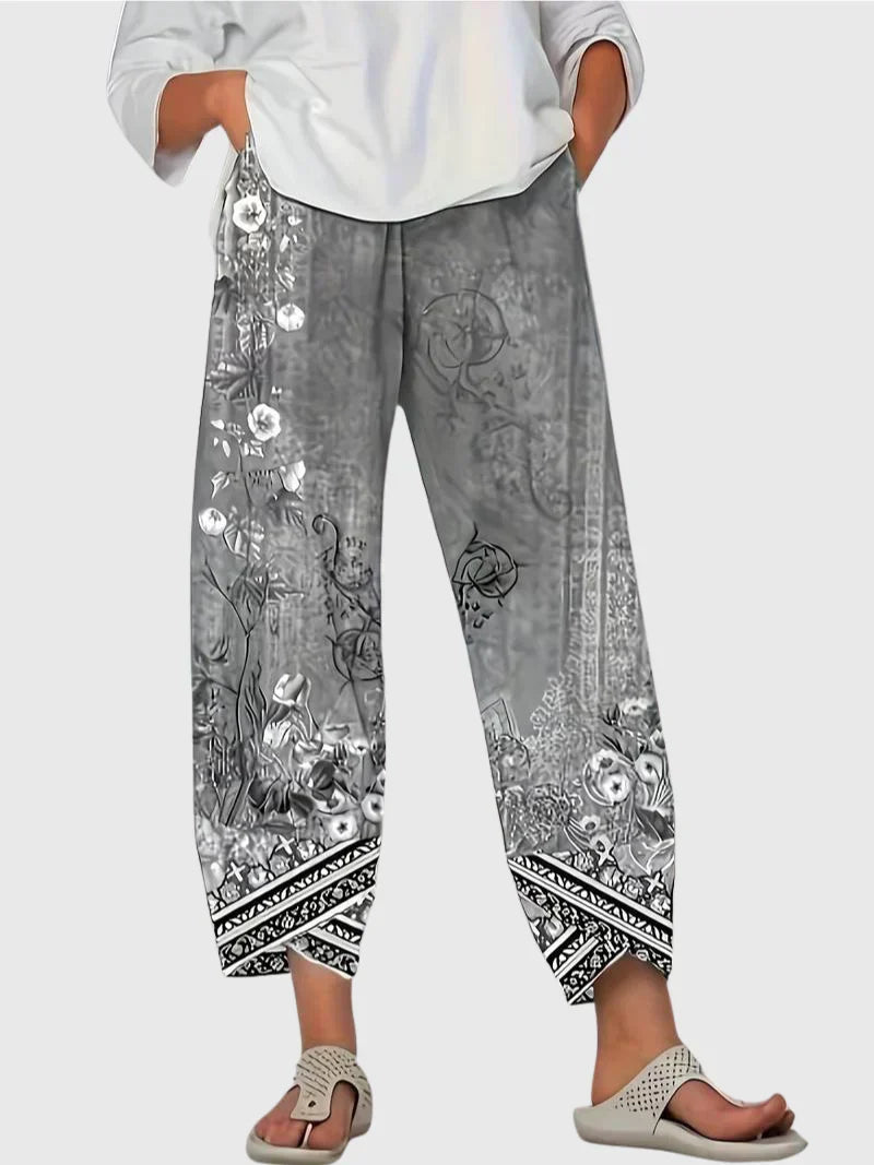 Elissa | Vintage Floral Capri Pant With Elastic Waist