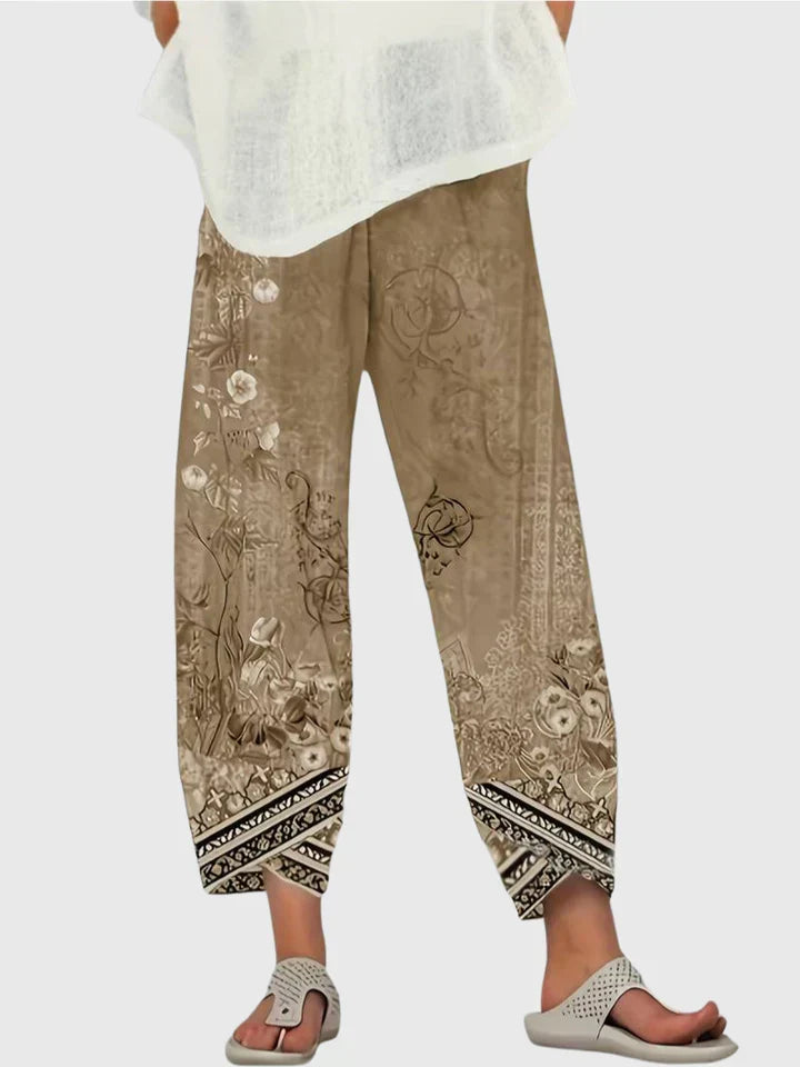 Gemma | Vintage Floral Capri Pant With Elastic Waist