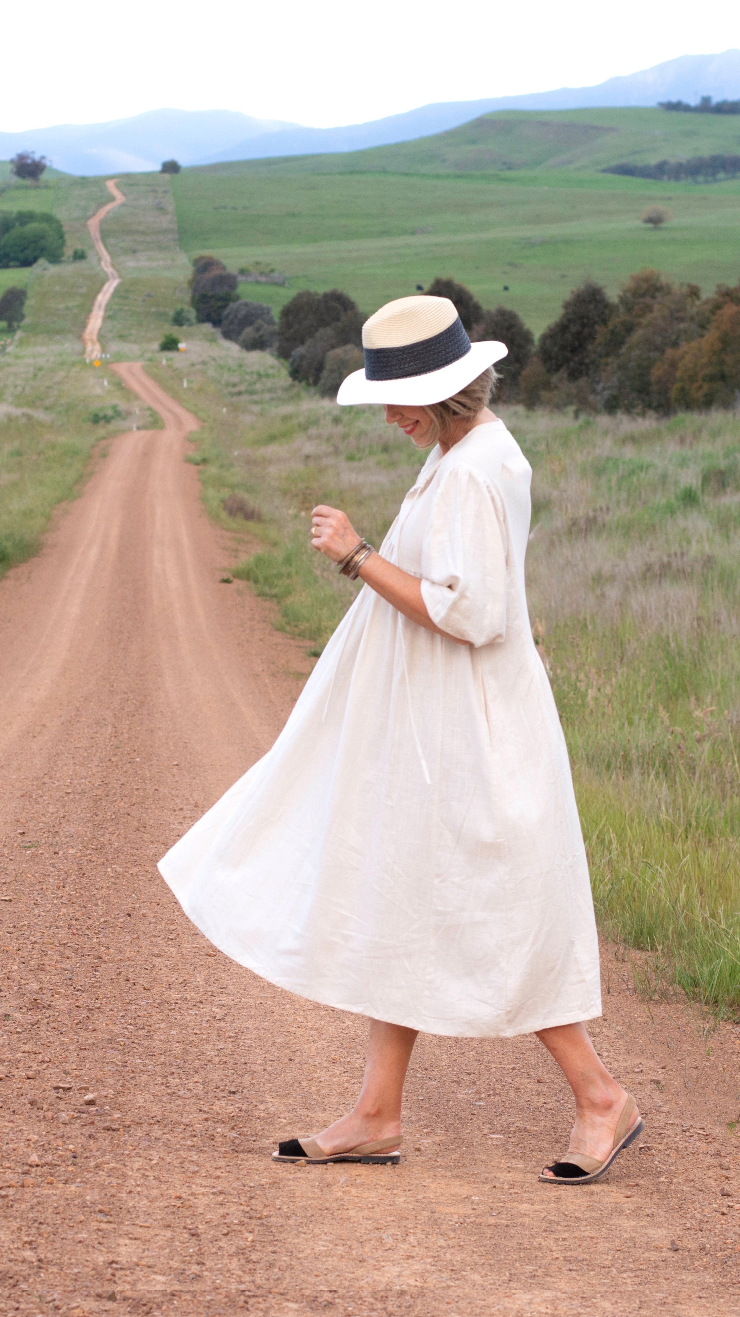 Isabella | Linen Faraway Dress in Sand