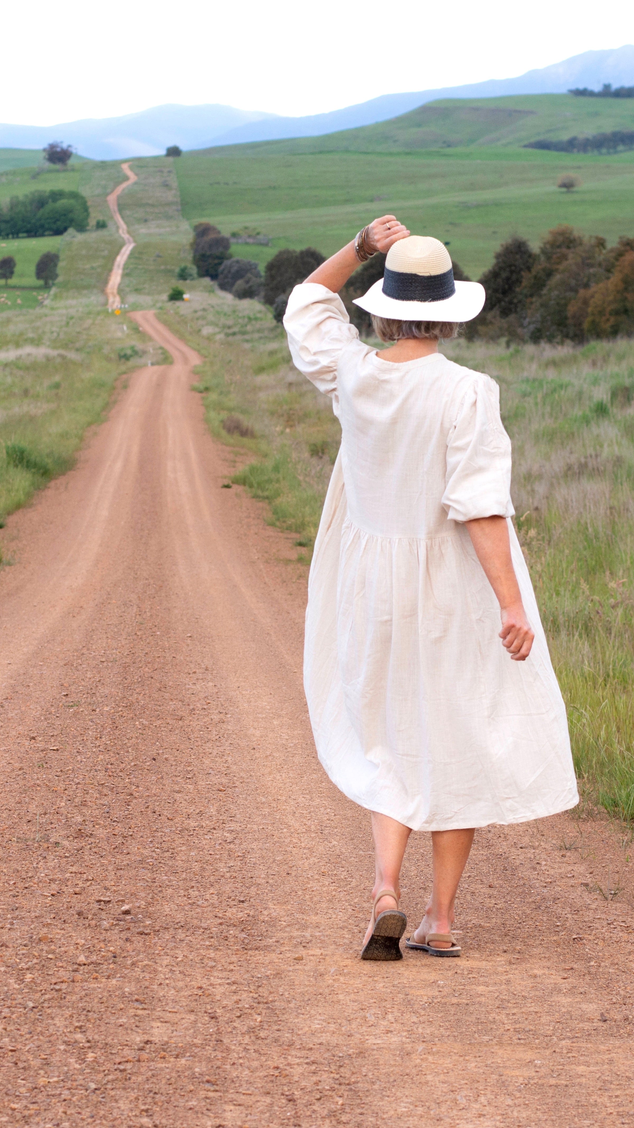 Isabella | Linen Faraway Dress in Sand