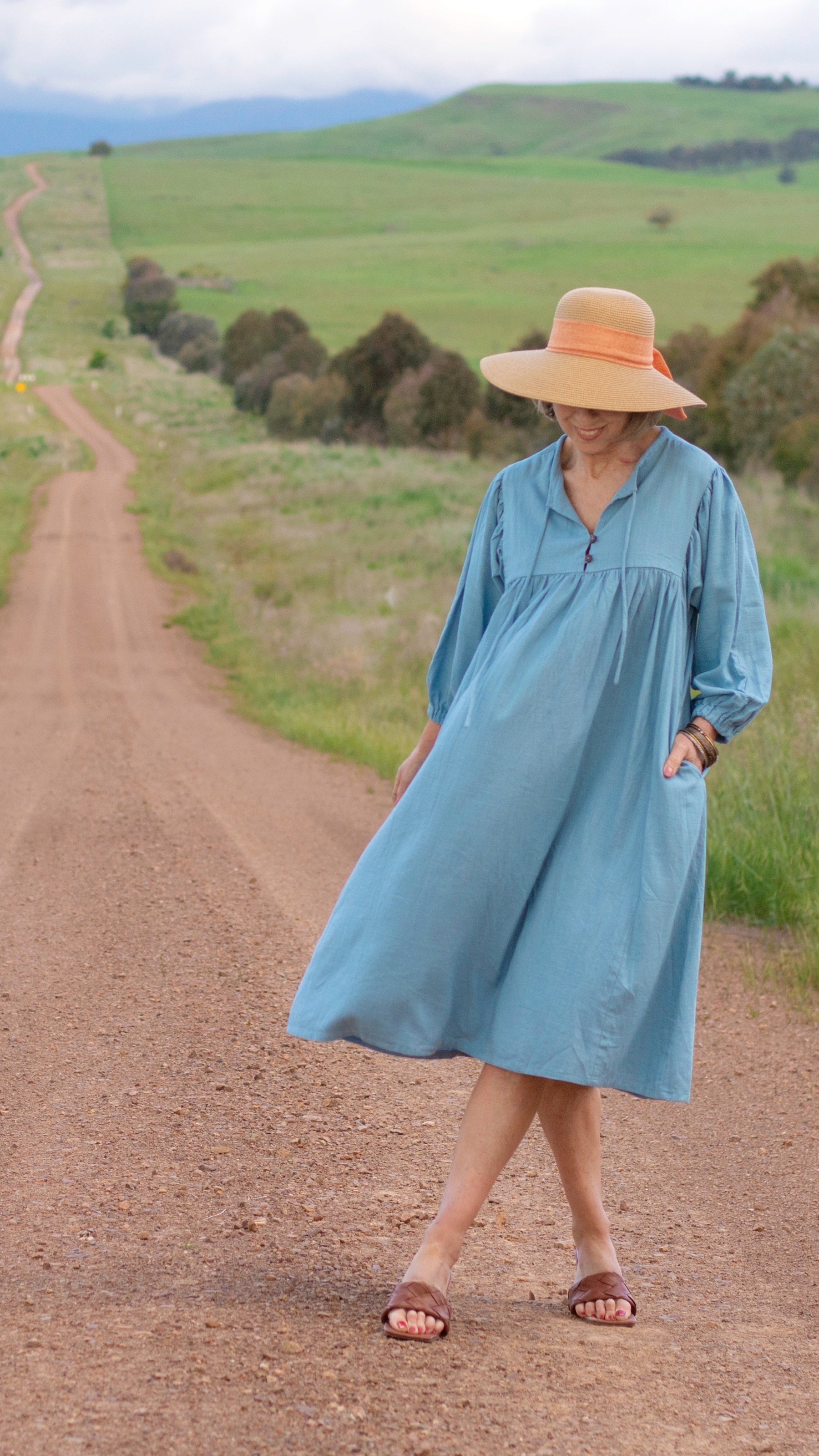 Harriet | Linen Faraway Dress in Sky