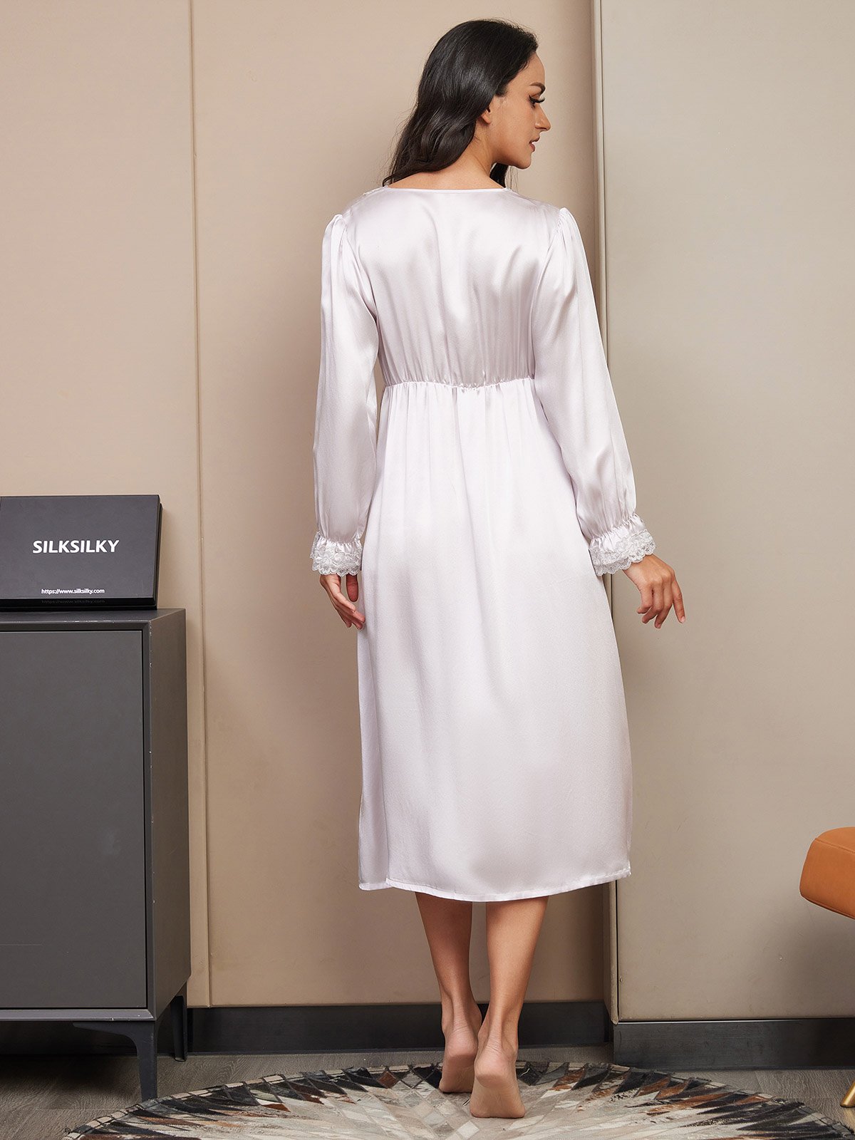 Astrid | Elegant Lace Trim Nightgown